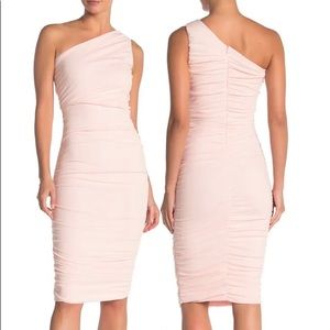 One-Shoulder Body-Con Midi Dress. Size L
LOVE BY DESIGN